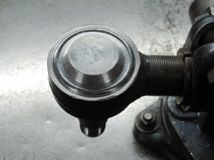 Завальцовываем наконечники рулевой тяги MAN