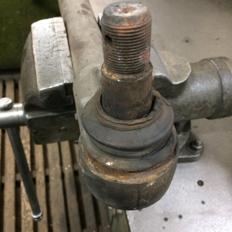 Реставрация наконечников тяги Renault Midliner