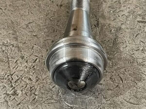 Палец рычага Mercedes-Benz W222 S500 после извлечения