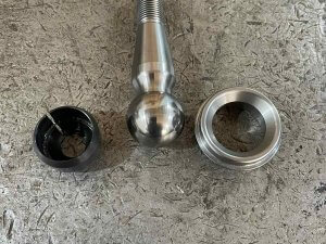 Палец рычага Мерседес W222 S500 после извлечения