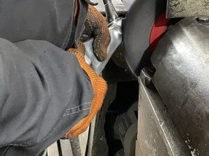 Очищаем рычаг Мерседес W222