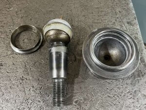 Реставрація шарових опор Lincoln Aviator