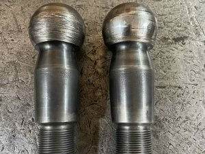 Выработка на пальцах наконечников Claas Axion 950 до реставрации