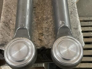 Изготавливаем крышки и закрываем наконечники Claas Axion 950