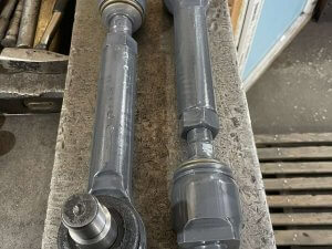 Реставрация рулевой тяги с наконечниками Claas Axion 950 окончена