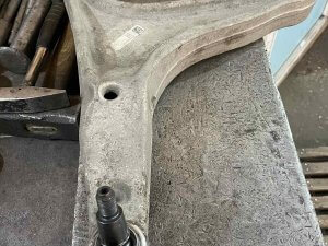 Рычаг Maserati Levante до восстановления