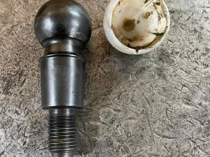 Состояние пальца рычага Мазерати Леванте