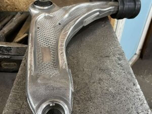 Обрабатываем корпус рычага Lincoln MKX