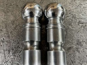 Пальцы рычагов Lincoln MKX после обработки