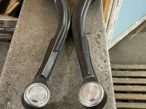 Закрываем шаровую основу специально изготовленной крышкой