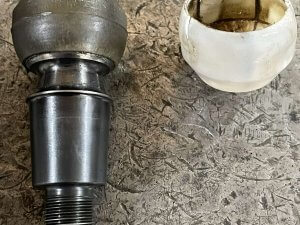 Рычаг Maserati Levante готов к сборке