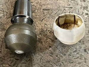 Рычаг Maserati Levante готов к сборке