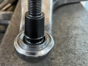 Собираем рычаг Maserati Levante