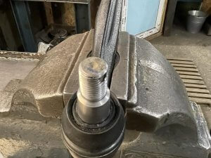 Ремонт рычагов Бид Леопард 3 почти окончен