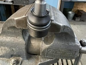 Восстановление рычагов Бид Леопард 3 почти окончено