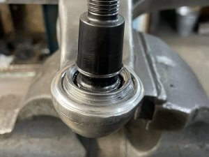 Собираем рычаг Maserati Levante