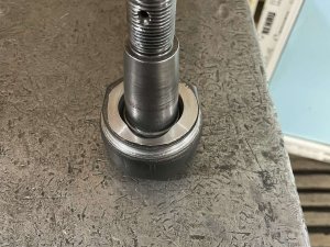 Реставрация наконечников рулевых тяг тягача OSHKOSH почти окончена