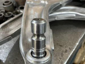 Реставрация рычагов Lincoln MKX почти окончена