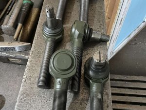 Ремонт и восстановление наконечников рулевых тяг тягача OSHKOSH (ОШКОШ) окончен