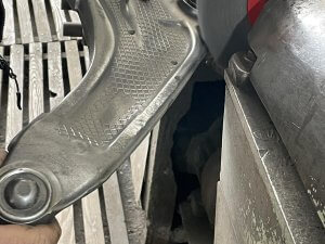 Очищаем рычаги Lincoln MKX